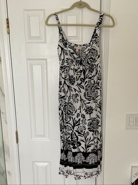 Black & White Floral sun dress